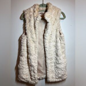 - forever 21 cream mink vest white pockets